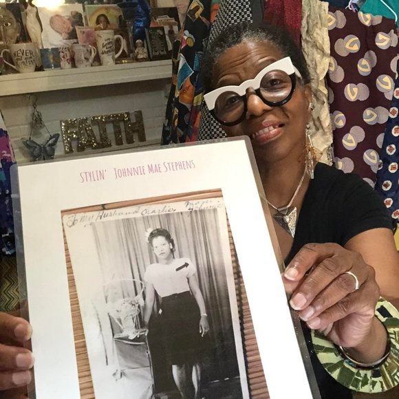 GooD VIBES LIVE - 12Dec2025 Halle-Bration/ Holiday Celebration, Gift Mall - Picture 8 of 16